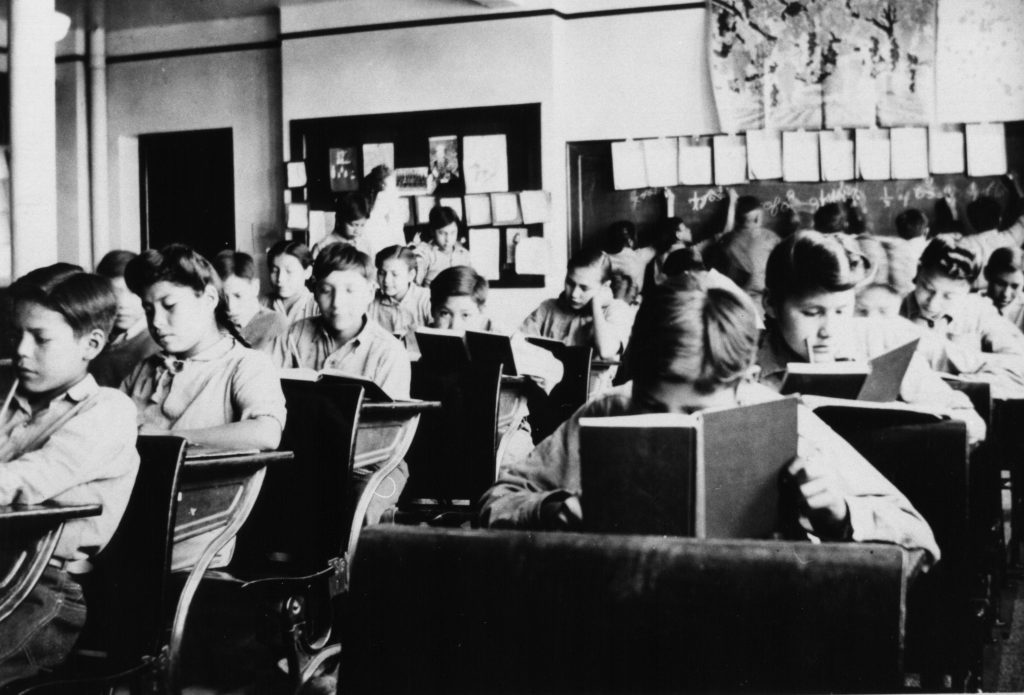 Old Sun, photograph of students in grade four and five classroom, 1940-1949. Shingwauk Residential Schools Centre, Algoma University